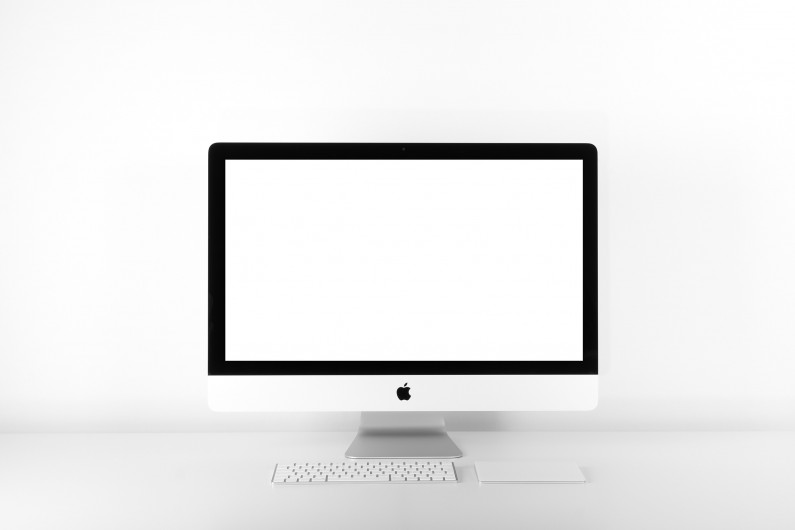 imac-headon-lo.jpg